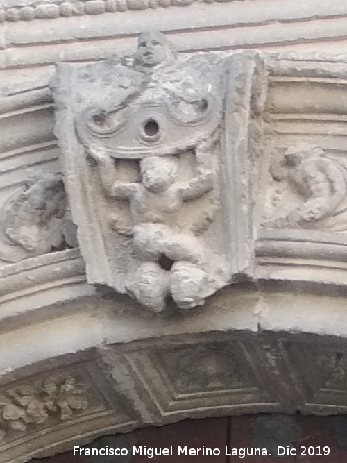 Sacra Capilla de El Salvador del Mundo - Sacra Capilla de El Salvador del Mundo. Detalle de la Portada de Santiago