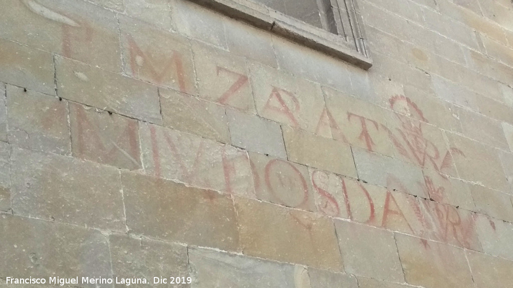 Sacra Capilla de El Salvador del Mundo - Sacra Capilla de El Salvador del Mundo. Vtor de la fachada de Santiago