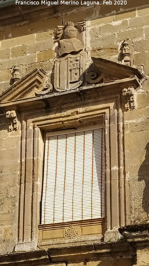Palacio de los Porceles - Palacio de los Porceles. Ventana izquierda