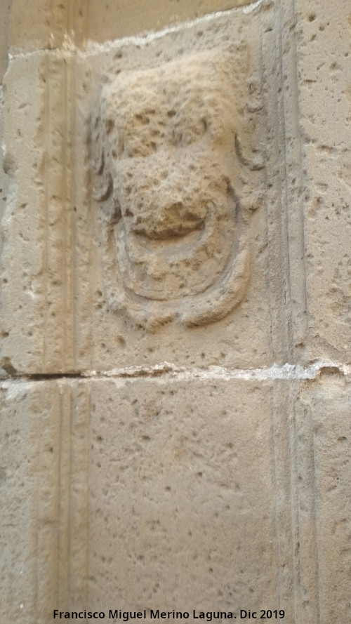 Iglesia de San Lorenzo - Iglesia de San Lorenzo. Len de la portada