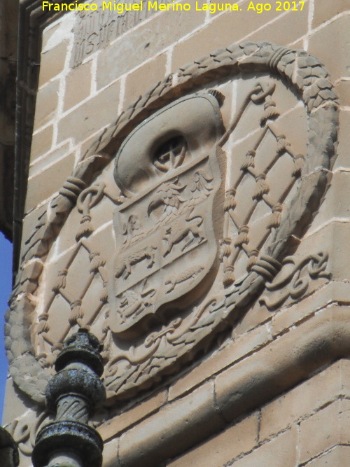 Iglesia de San Pablo - Iglesia de San Pablo. Escudo del campanario