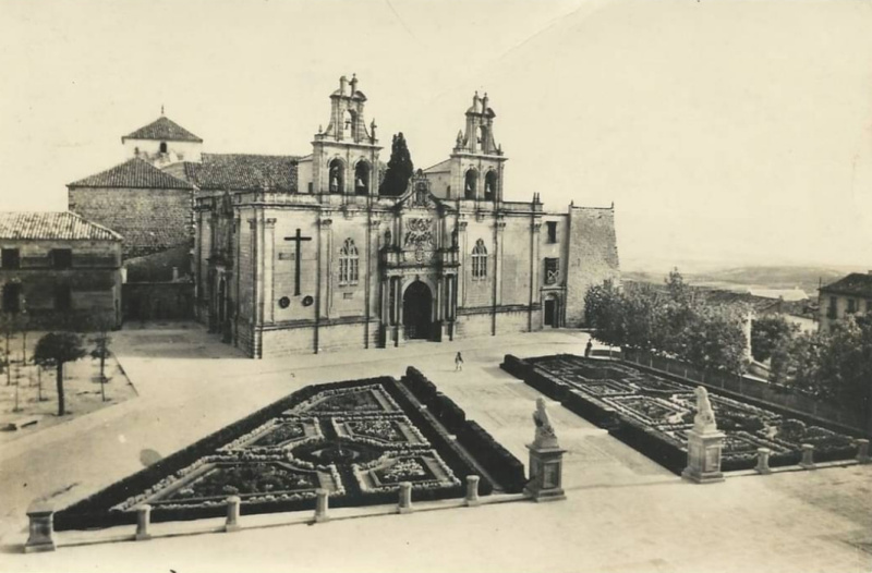 Colegiata de Santa Mara de los Reales Alczares - Colegiata de Santa Mara de los Reales Alczares. Foto antigua