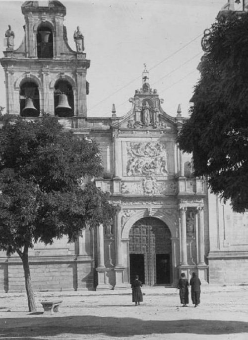 Colegiata de Santa Mar�a de los Reales Alc�zares - Colegiata de Santa Mar�a de los Reales Alc�zares. 1924. Foro Archivo Mas