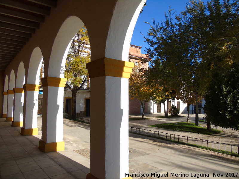 Plaza de la Coronacin - Plaza de la Coronacin. Soportales