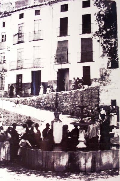 Plaza de Espaa - Plaza de Espaa. Fuente. 1930