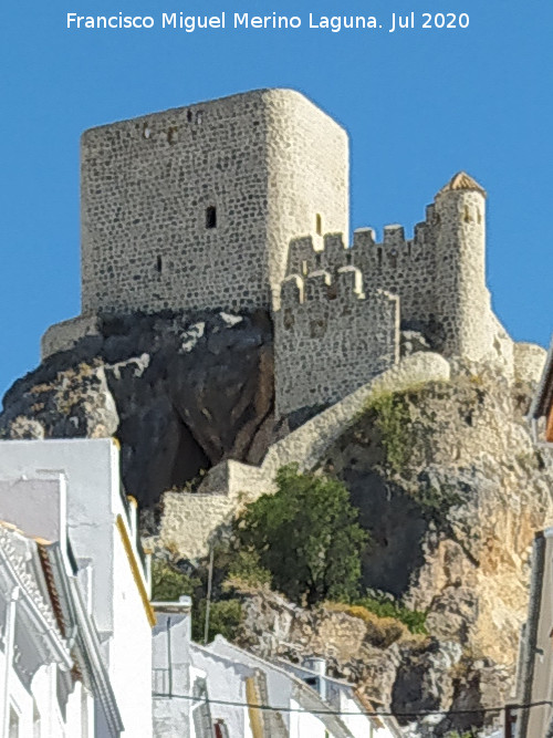 Castillo de Olvera - Castillo de Olvera. Desde la Calle Maestro Amado