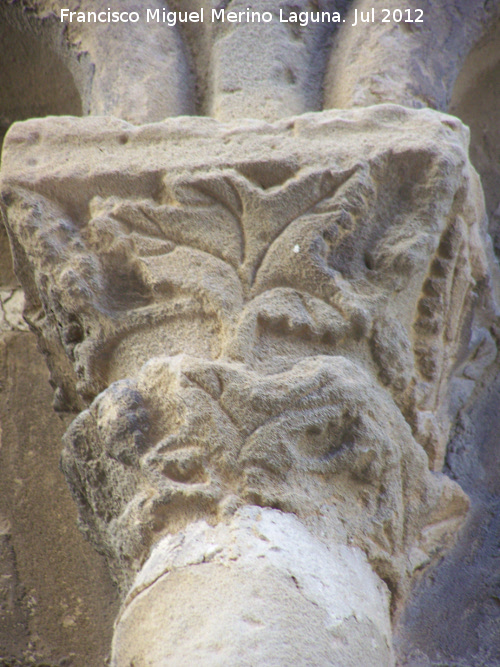 Iglesia de San Pablo. Portada de los Carpinteros - Iglesia de San Pablo. Portada de los Carpinteros. Capitel