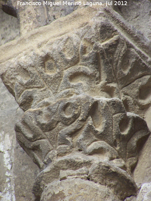 Iglesia de San Pablo. Portada de los Carpinteros - Iglesia de San Pablo. Portada de los Carpinteros. Capitel