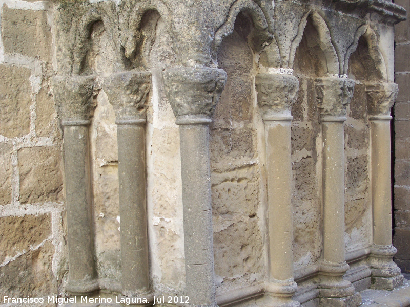 Iglesia de San Pablo. Portada de los Carpinteros - Iglesia de San Pablo. Portada de los Carpinteros. Columnas