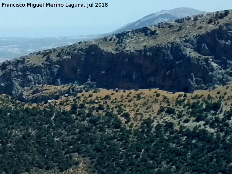 Piedra del Reloj - Piedra del Reloj. Desde el Barranco de la Mata