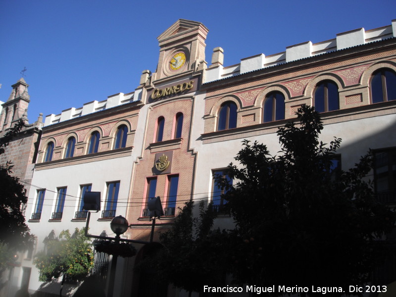 Edificio de Correos y Telgrafos - Edificio de Correos y Telgrafos. Fachada