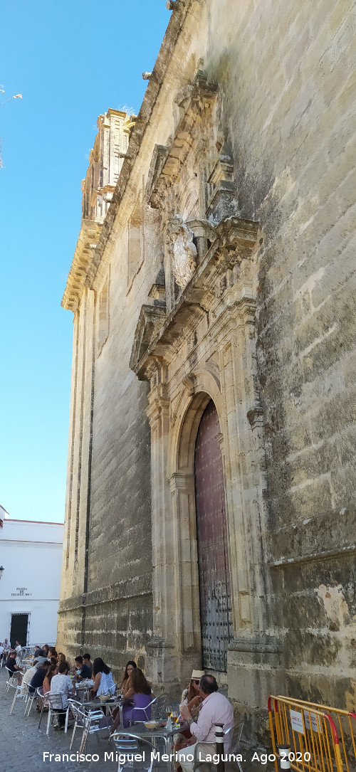 Iglesia del Salvador - Iglesia del Salvador. Fachada a la Calle El Salvador