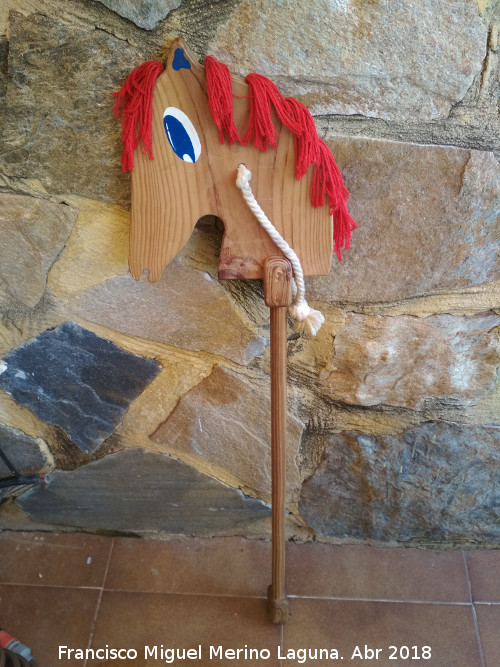 Caballo de palo - Caballo de palo. Los Villares