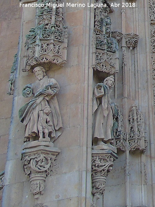 Catedral Nueva. Portada de Ramos - Catedral Nueva. Portada de Ramos. Evangelistas de la izquierda