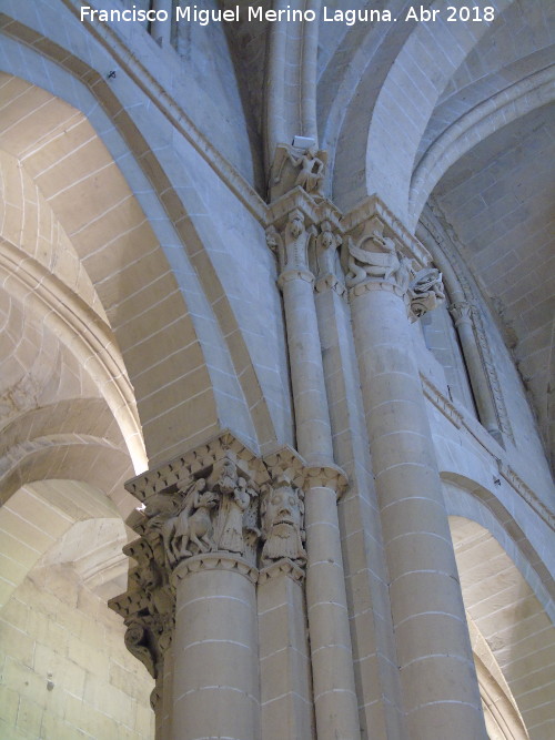 Catedral Vieja. Nave Central - Catedral Vieja. Nave Central. Capiteles