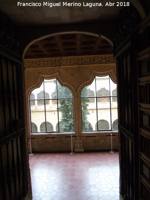 Escuelas Mayores. Biblioteca - Escuelas Mayores. Biblioteca. Puerta