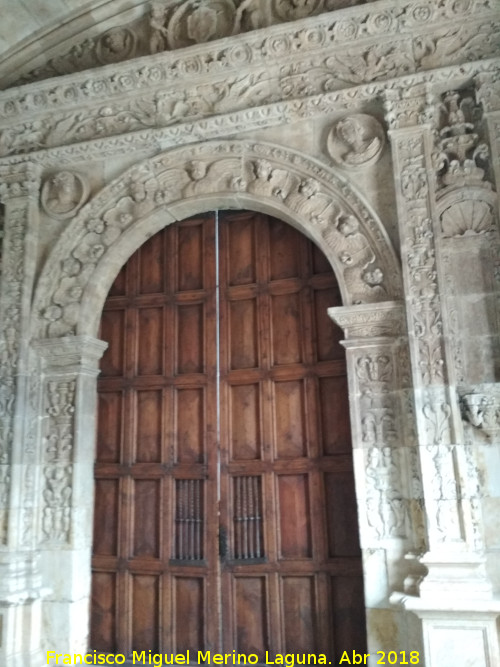 Colegio del Arzobispo Fonseca - Colegio del Arzobispo Fonseca. Portada de la capilla