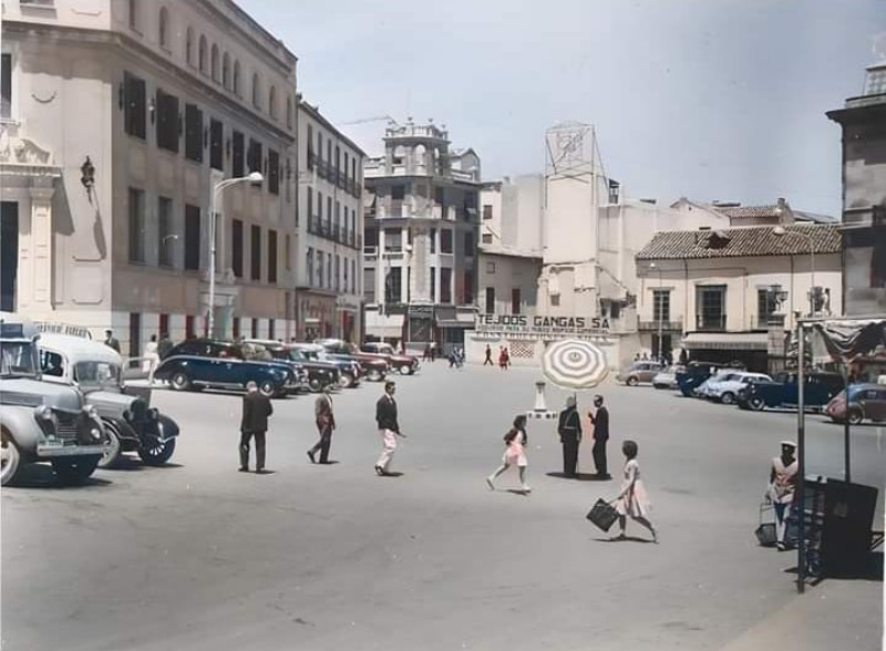 Edificio de Tejidos Gangas - Edificio de Tejidos Gangas. Foto antigua coloreada. En construccin