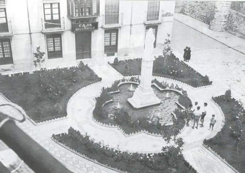 Plaza de San Ildefonso - Plaza de San Ildefonso. Foto antigua