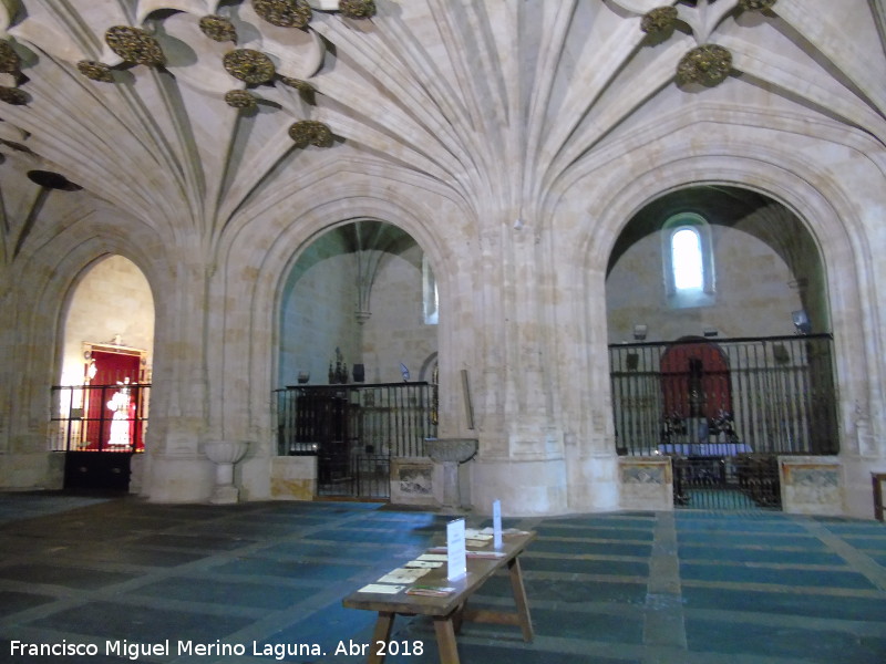 Convento de San Esteban. Iglesia - Convento de San Esteban. Iglesia. Capillas del Evangelio de la parte del sotocoro