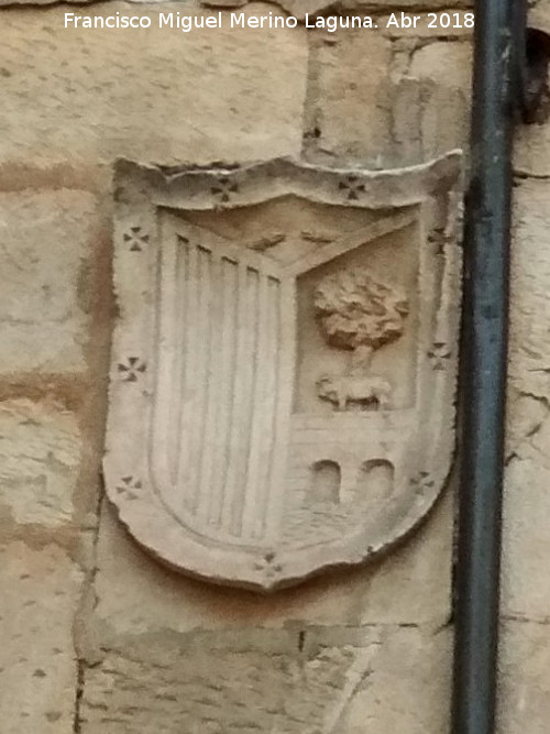 Casa de los Sexmeros de la Tierra - Casa de los Sexmeros de la Tierra. Escudo izquierdo