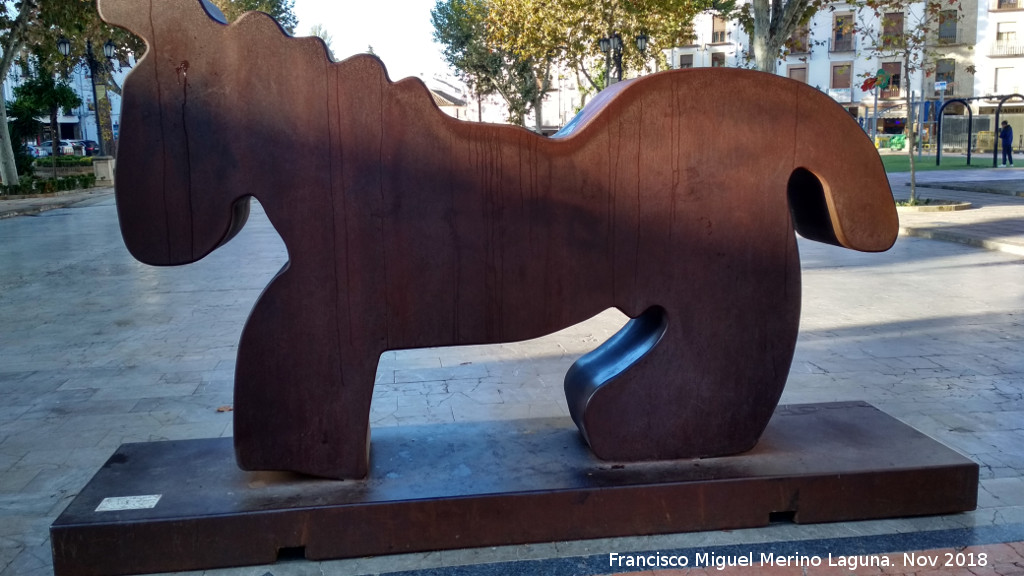 Paseo de la Constitucin - Paseo de la Constitucin. Escultura de Juan Mjica