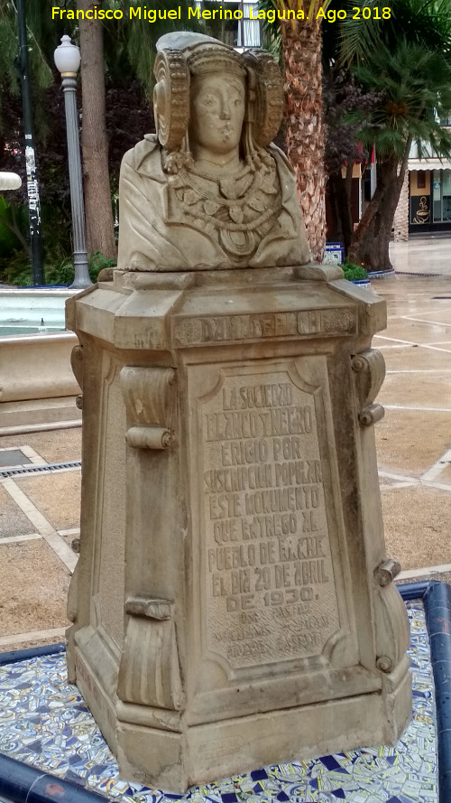 Monumento a la Dama de Elche - Monumento a la Dama de Elche. 