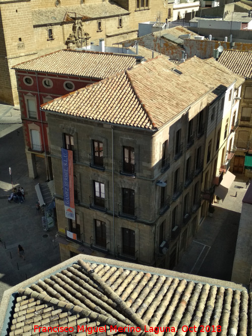 Edificio de la Plaza de Andaluca n 2 - Edificio de la Plaza de Andaluca n 2. Desde la Torre del Reloj