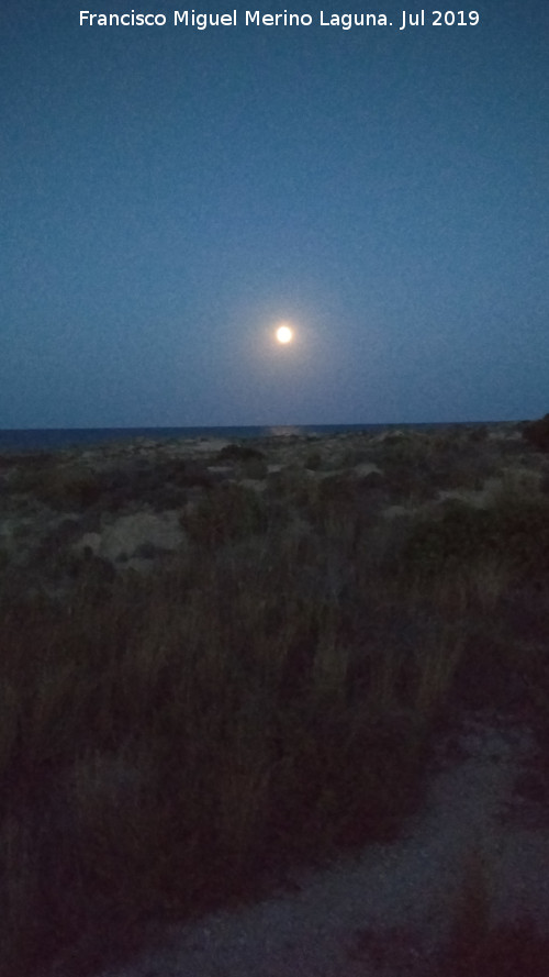 Luna - Luna. Playa de Carabass - Santa Pola