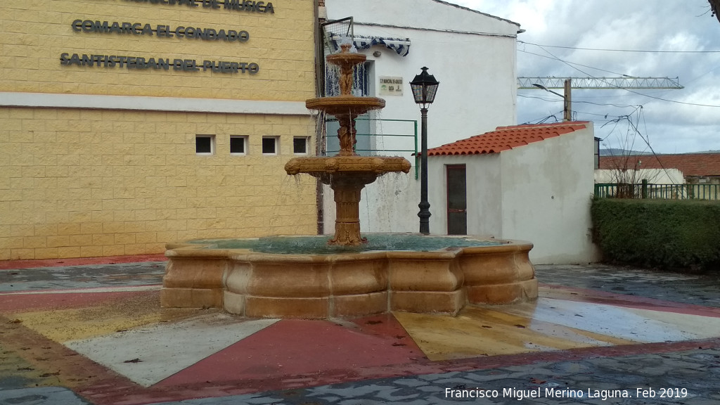 Fuente de la Escuela de Msica - Fuente de la Escuela de Msica. 