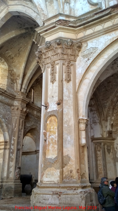 Monasterio de Piedra. Iglesia - Monasterio de Piedra. Iglesia. Columna