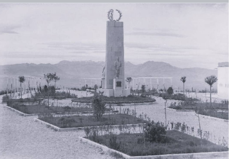 Monumento al Alfrez Rojas - Monumento al Alfrez Rojas. Foto antigua