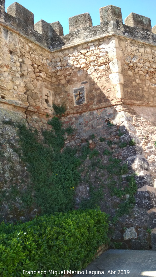 Castillo de los Guzmanes. Torre Noroeste de la Barbacana - Castillo de los Guzmanes. Torre Noroeste de la Barbacana. 