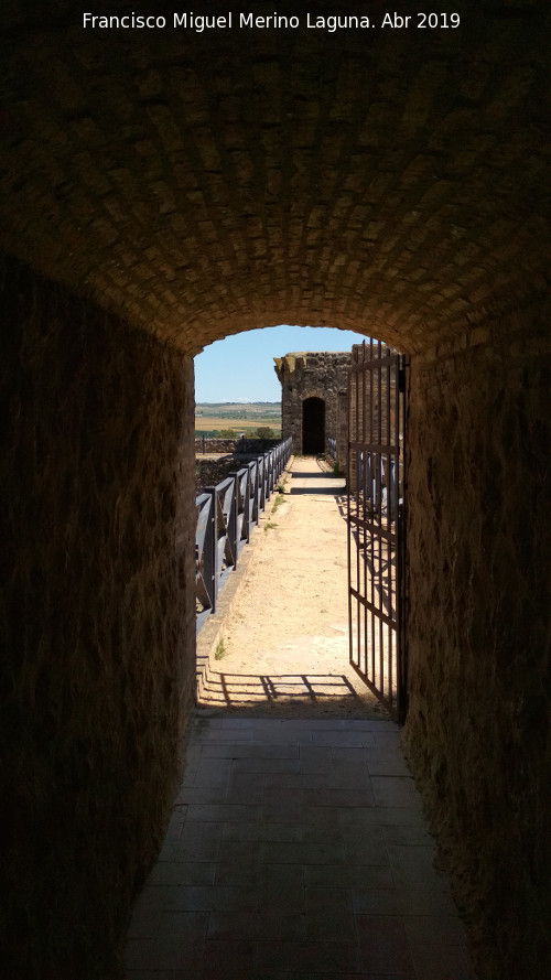 Castillo de los Guzmanes. Torre Sureste - Castillo de los Guzmanes. Torre Sureste. Desde la Torre Cuadrangular Sur