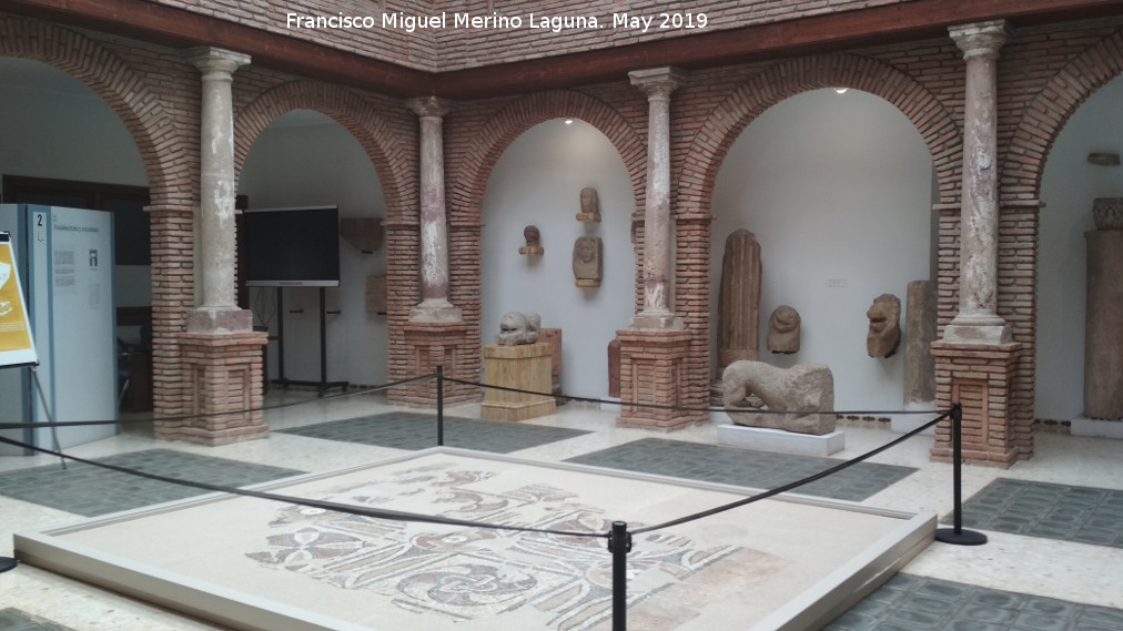 Museo Arqueolgico de Linares - Museo Arqueolgico de Linares. 