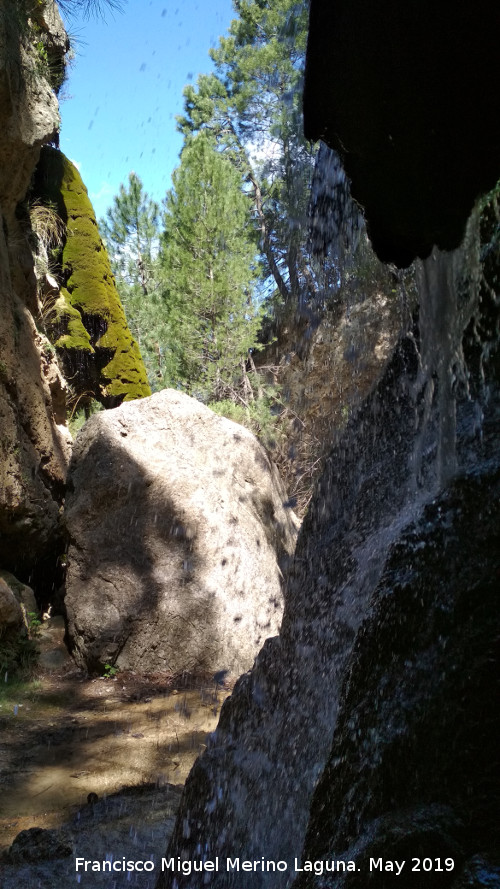 Cascada Quinta de la Hueta - Cascada Quinta de la Hueta. Separacin entre ambas cascadas