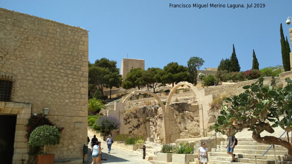 Castillo de Santa Brbara. Plaza de Armas - Castillo de Santa Brbara. Plaza de Armas. 