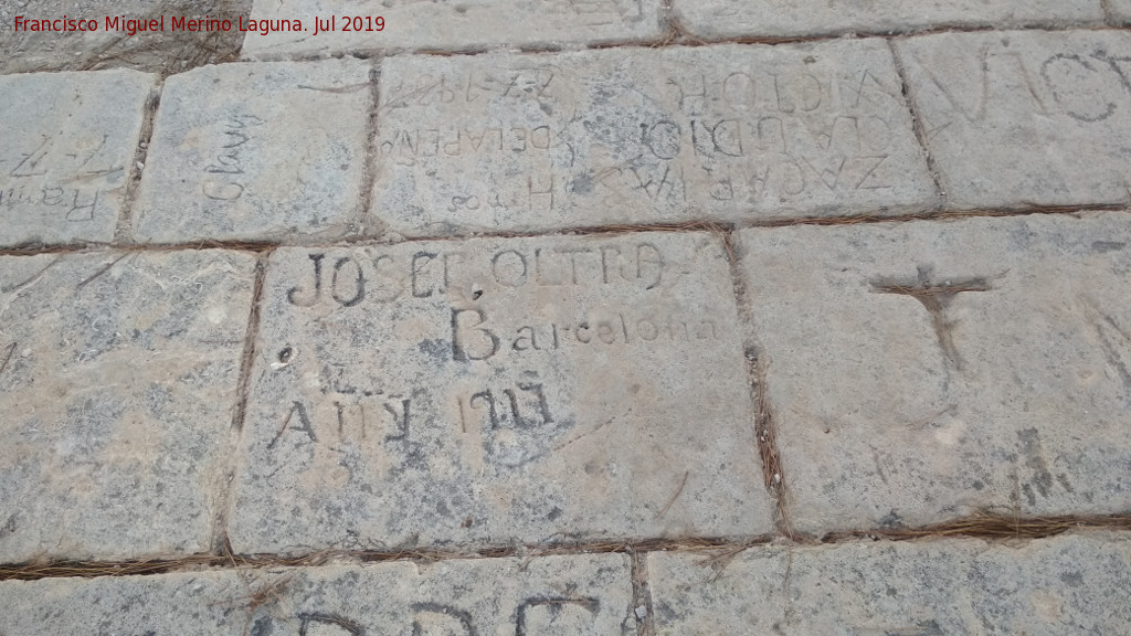 Castillo de Santa Brbara. Baluarte de la Reina - Castillo de Santa Brbara. Baluarte de la Reina. Grabados de presos