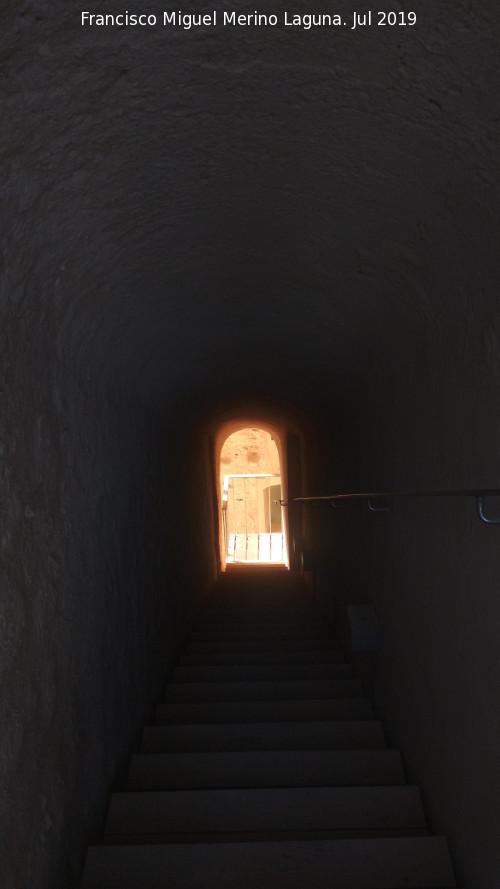 Castillo de Santa Brbara. Torre de San Jorge - Castillo de Santa Brbara. Torre de San Jorge. Escalera para bajar al tercer recinto