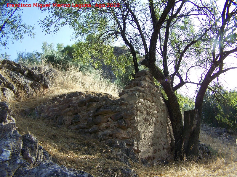 Aldea medieval de La Espinareda - Aldea medieval de La Espinareda. Restos de una casa