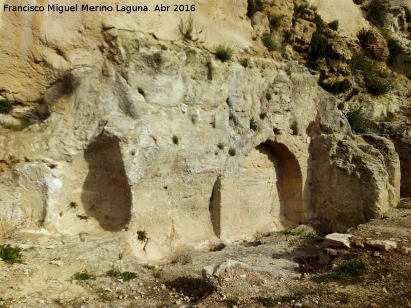 La Mota. Arrabal Viejo o de Santo Domingo - La Mota. Arrabal Viejo o de Santo Domingo. Arco en la roca madre