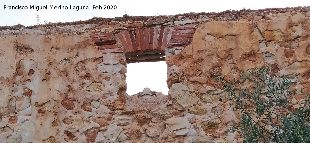 Cortijo del Camino de Capellan�as - Cortijo del Camino de Capellan�as. Ventana con dintel de ladrillo