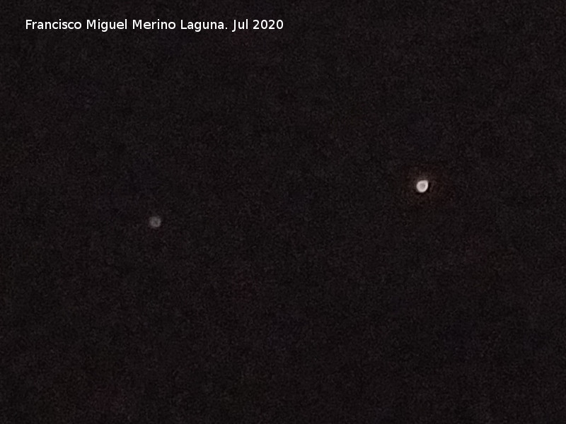 Saturno - Saturno. J�piter a la izquierda y Saturno a la derecha. Los Villares