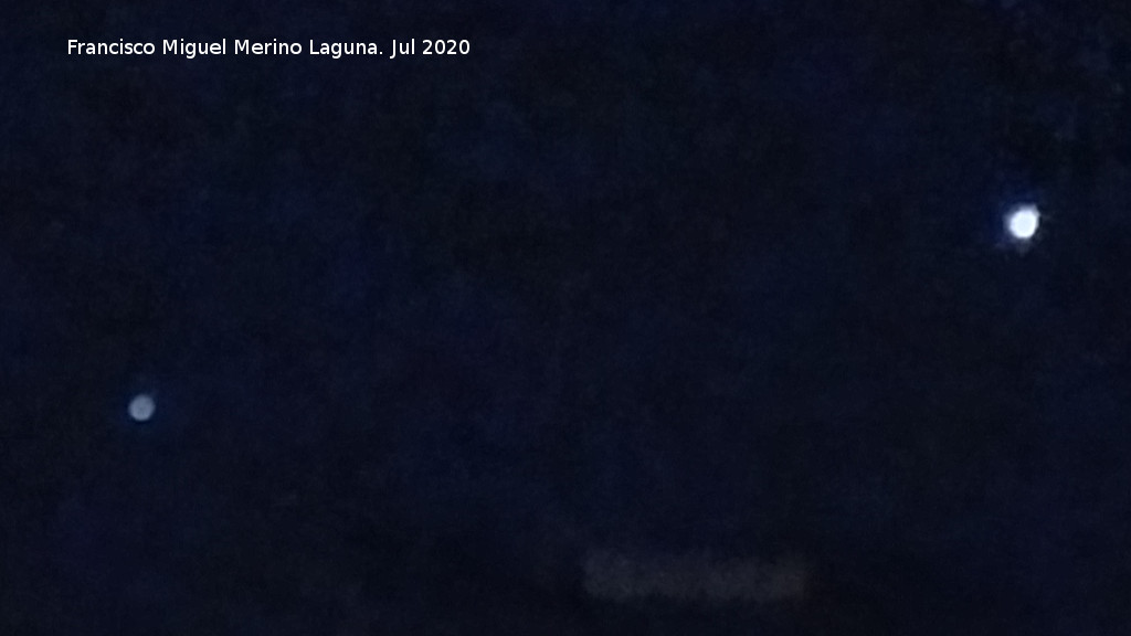 Saturno - Saturno. J�piter a la izquierda y Saturno a la derecha. Los Villares