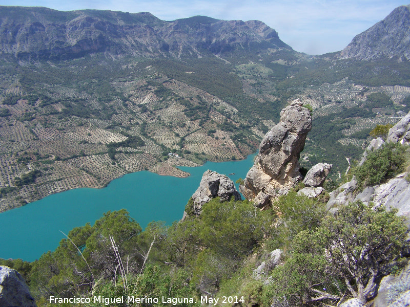 Cerro Matamulos - Cerro Matamulos. Vista del Pantano del Quiebrajano