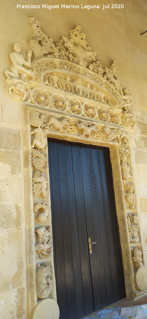 Castillo Palacio de los Ribera - Castillo Palacio de los Ribera. Puerta del Bestiario