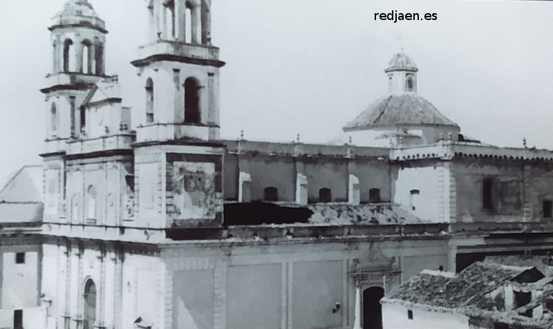 Plaza de la Iglesia - Plaza de la Iglesia. 1914. Todav�a con casas en la plaza