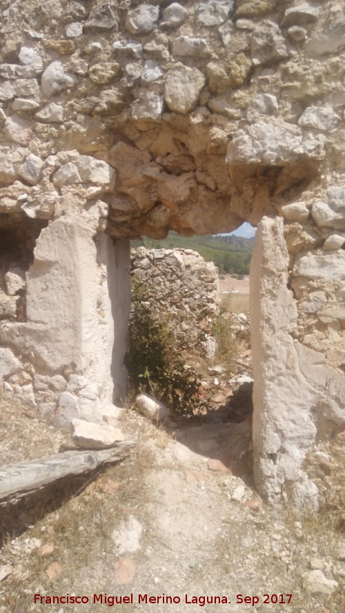 Iglesia de San Miguel de Bujaraiza - Iglesia de San Miguel de Bujaraiza. Puerta de la Sacrista