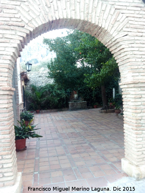 Fuente de la Iglesia - Fuente de la Iglesia. Arco con la fuente al fondo