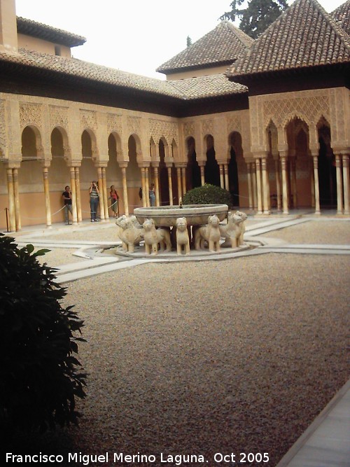 Alhambra. Patio de los Leones - Alhambra. Patio de los Leones. 